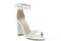 Bosido fehér női magassarkú cipő