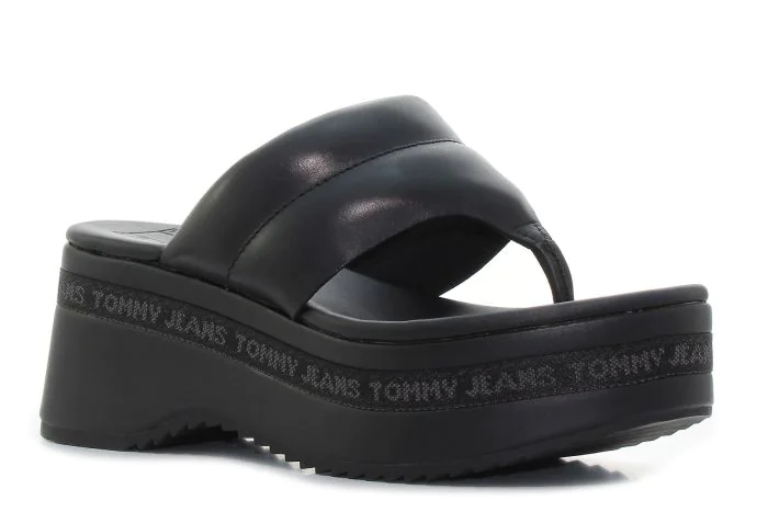 Tommy Hilfiger platformos fekete női papucs-01